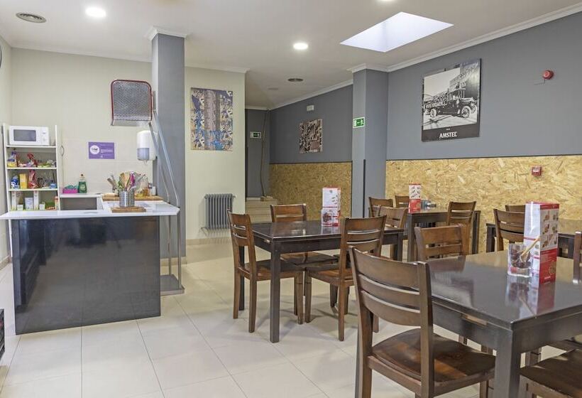 اتاق استاندارد سه نفره, Alda Centro Palencia