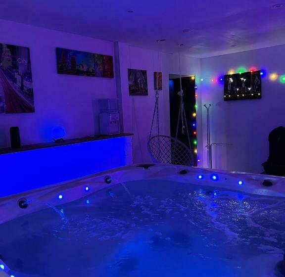 Семейный Номер, Suite Phuket