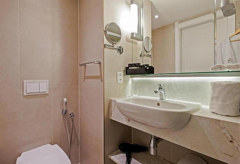 اتاق لوکس خانوادگی, Atlantico Prime