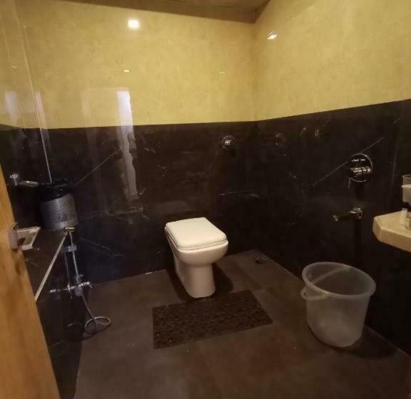 Quarto Deluxe, Colaba Suites   Near Taj Hotel, Mumbai