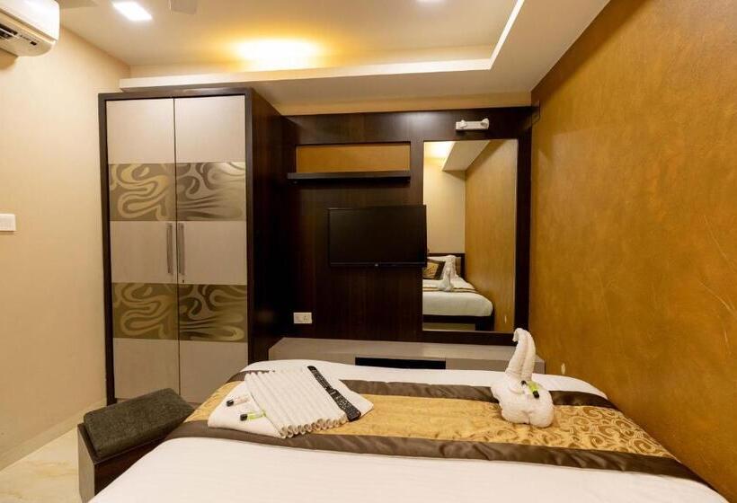 Quarto Deluxe, Colaba Suites   Near Taj Hotel, Mumbai