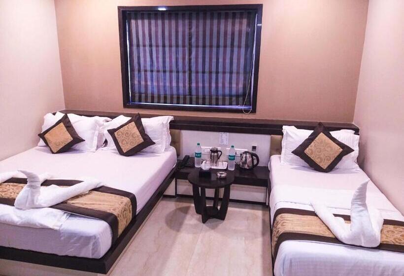 Quarto Triplo Deluxe com Vistas, Colaba Suites   Near Taj Hotel, Mumbai