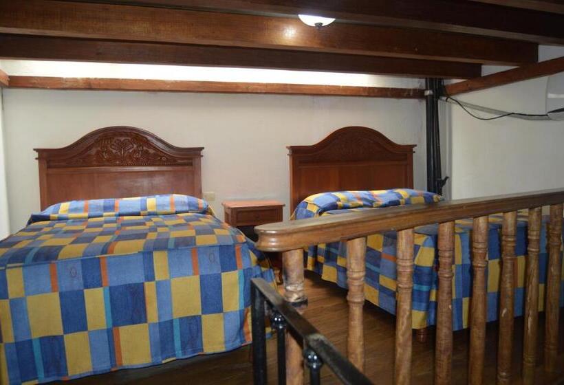 اتاق کلاسیک سه تخته, Meson Del Mar