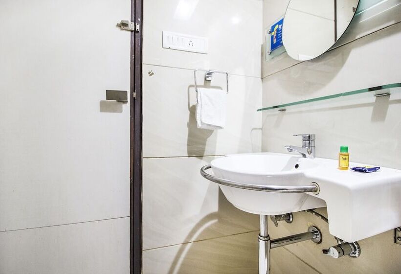Номер Executive, Fabhotel Amrit Residency