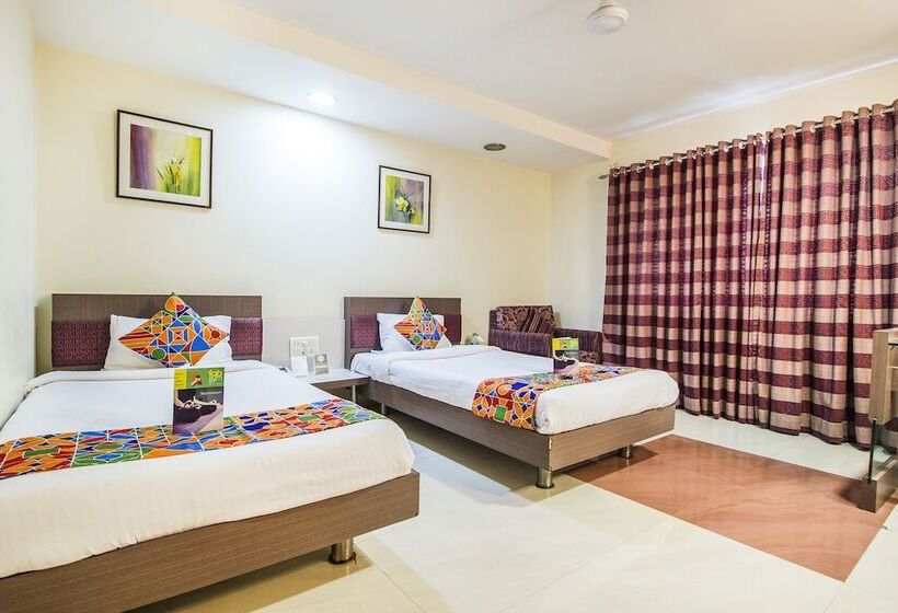 Номер Executive, Fabhotel Amrit Residency
