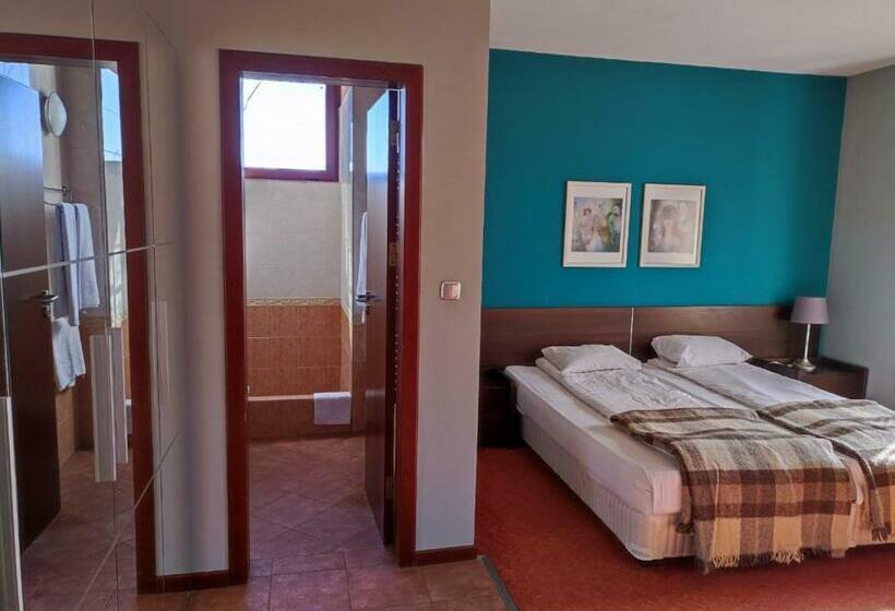 Quarto Deluxe com Sacada, Famil   Adults Only