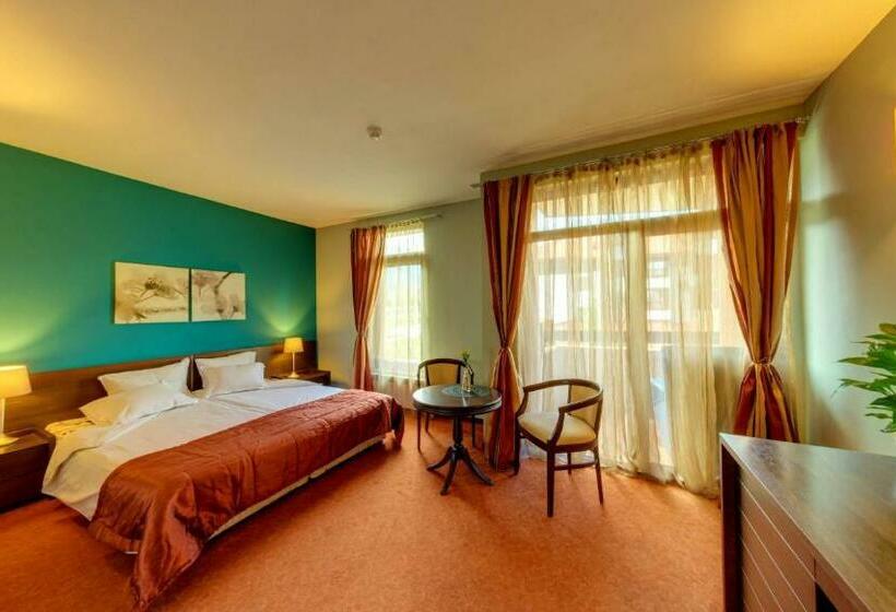 Quarto Deluxe com Sacada, Famil   Adults Only