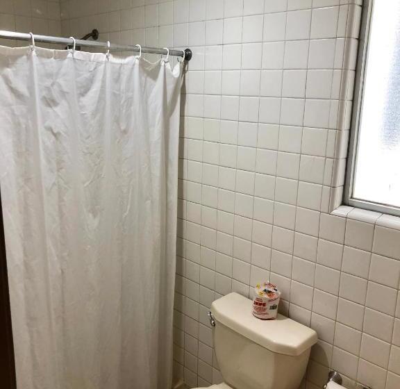 スタンダード４人部屋, Canada