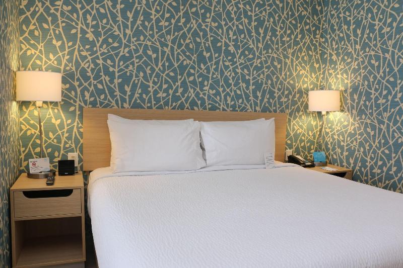 Quarto Estandar Cama King, Fairfield Inn & Suites Queretaro Juriquilla