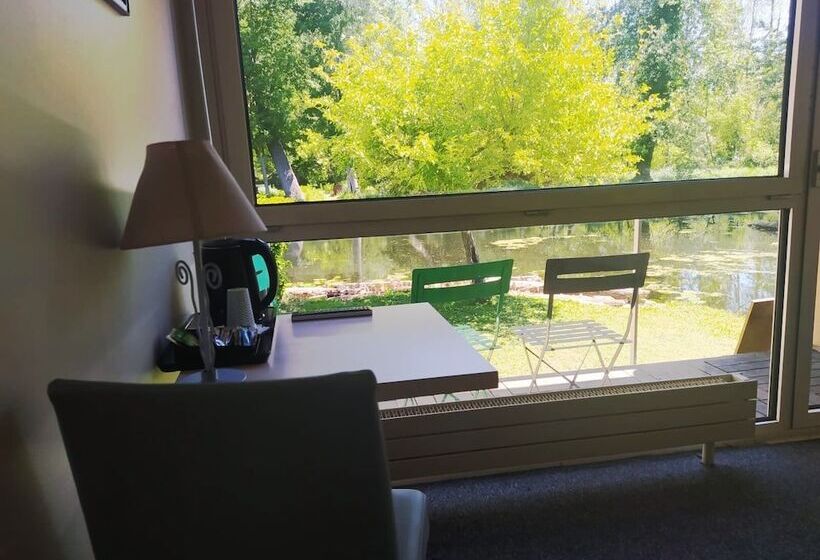 Номер Стандарт Трехместный, Hôtel De L Ile Du Saussay