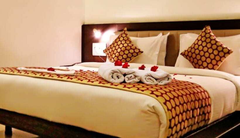 Quarto Deluxe, Narayans Leela Inn