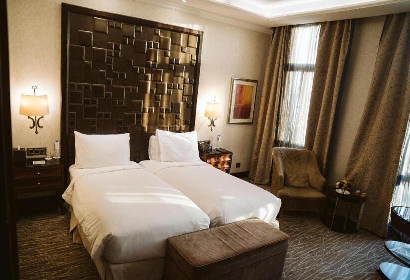 חדר דלוקס נוף בריכה, Royal Maxim Palace Kempinski Cairo
