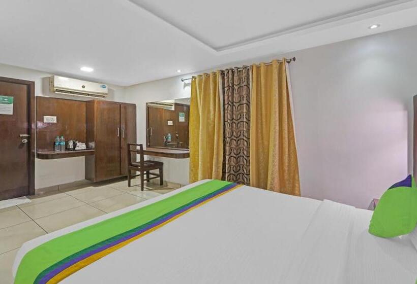 디럭스 룸, Treebo South Avenue, 700 Mts From Promenade Beach