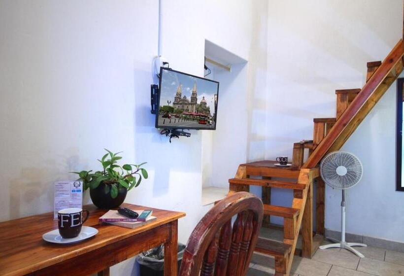 Chambre Familiale, Del Refugio