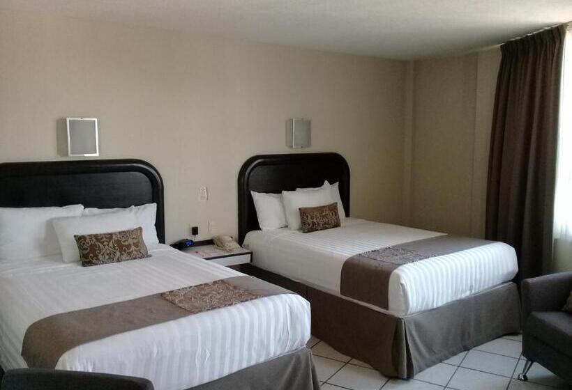 Suite, Howard Johnson Leon Avenida