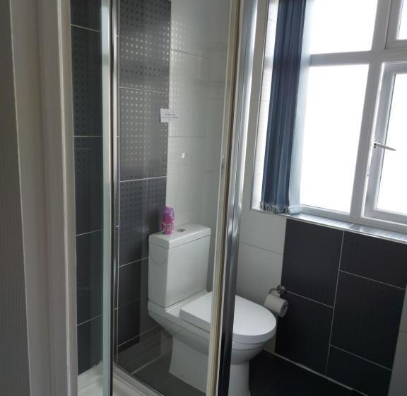 带共用浴室的标准房间, Apple House Wembley