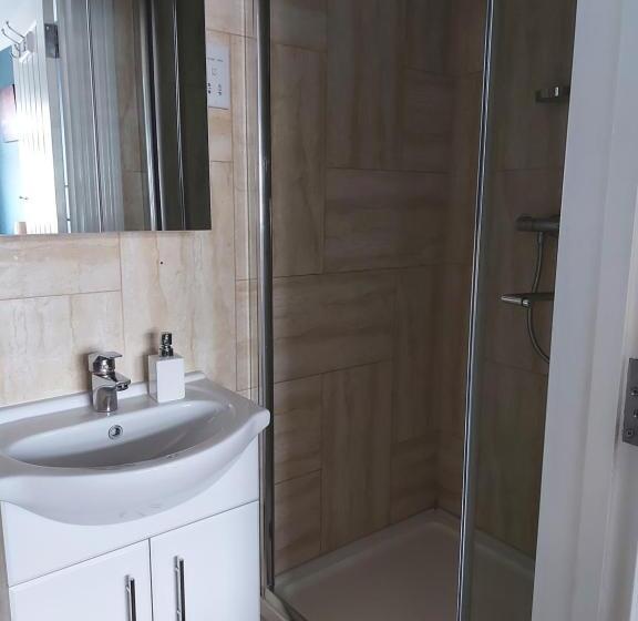 Номер Deluxe, Apple House Wembley