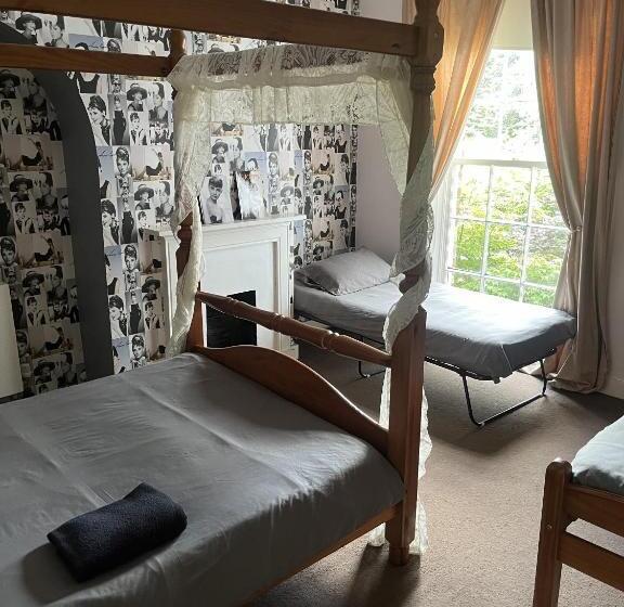 Четырехместный Номер Superior, Beverley Budget Inn