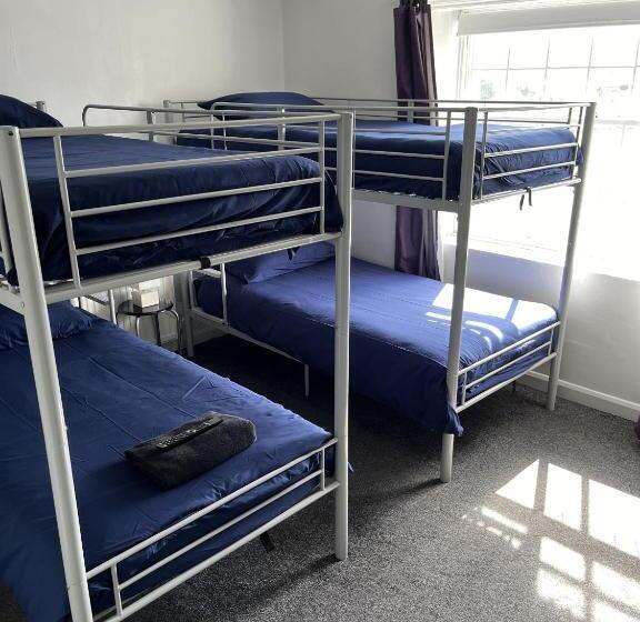 Кровать в Общей Комнате, Beverley Budget Inn