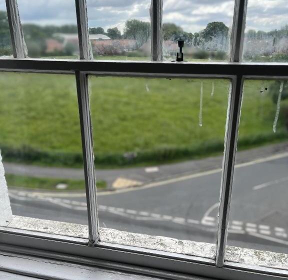 Кровать в Общей Комнате, Beverley Budget Inn