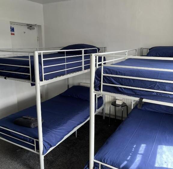 Номер Стандарт Четырехместный Совместный Санузел, Beverley Budget Inn