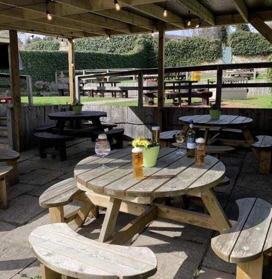 חדר סטנדרט לארבעה, Turks Head Rothbury