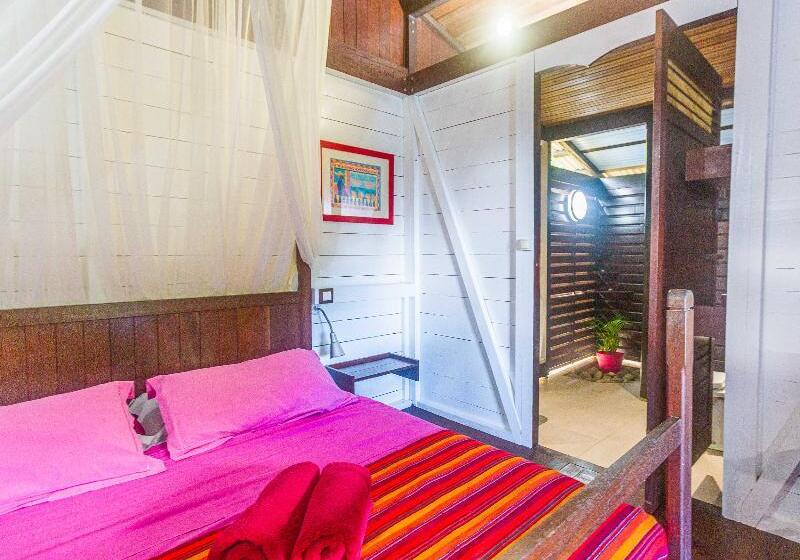Quarto Estandar Cama King, Nasau Resort & Villas