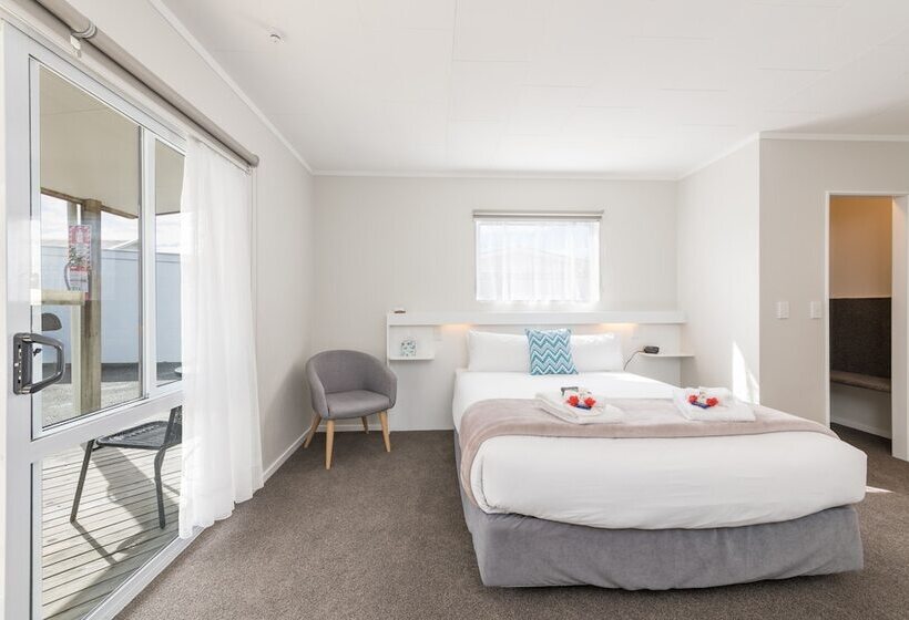 스탠다드 스튜디오, Abbey Court Motel