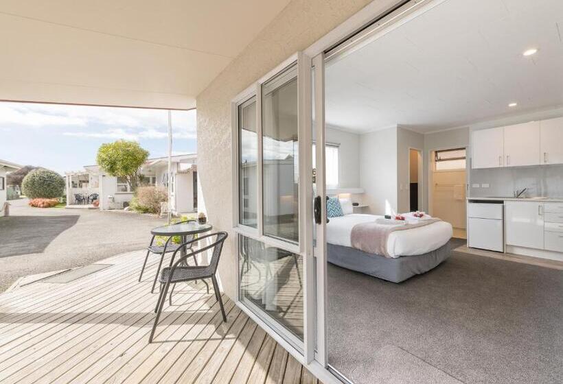 Студия Superior, Abbey Court Motel