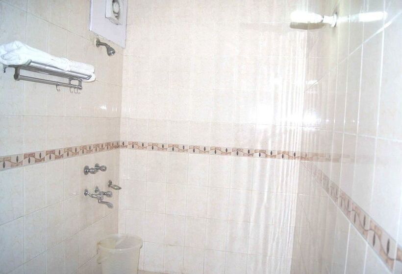 اتاق لوکس, Westend Holiday Home 5 Mint From Nizamuddin Railway Station