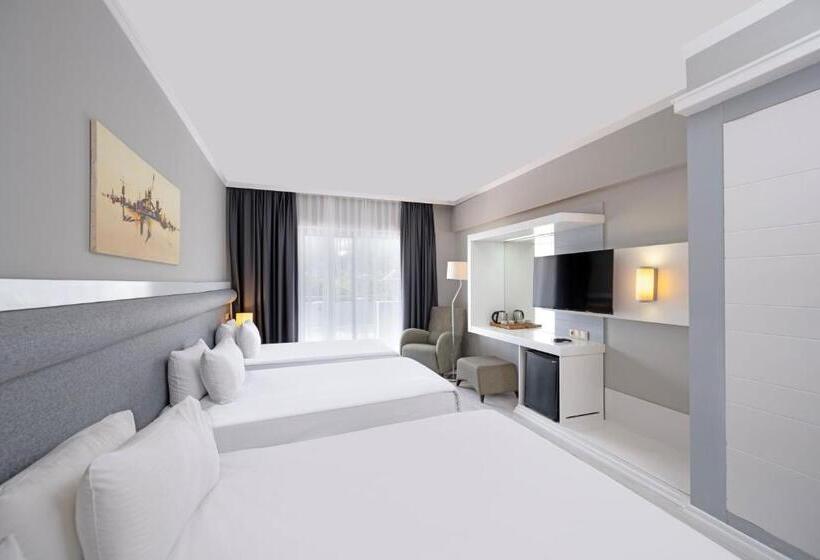 Четырехместный Номер Стандарт, Dedeman Kemer Resort   Ultra All Inclusive