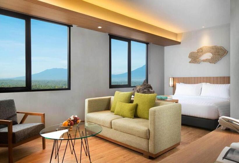 Люкс, Batiqa Hotel Cirebon