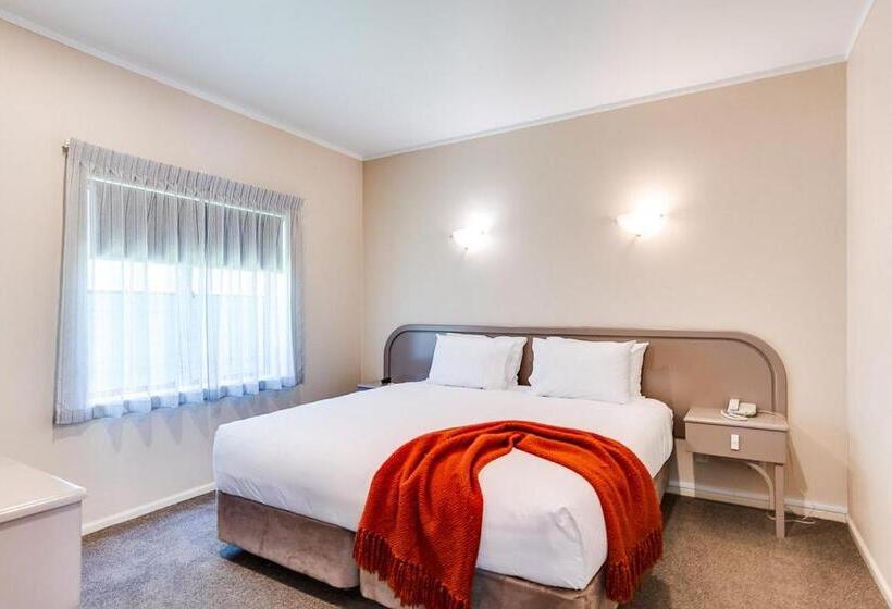 Семейные Апартаменты, Cumberland Court Motel