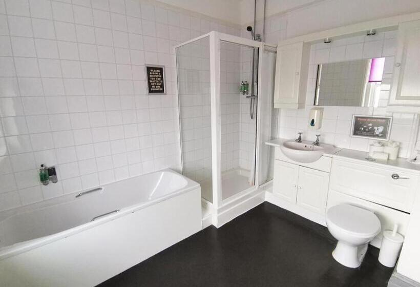 اتاق استاندارد چهار تخته, Stonehenge Inn & Shepherds Huts