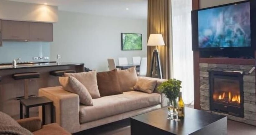 Apartamento 3 Dormitórios, Queenstown Village Apartments