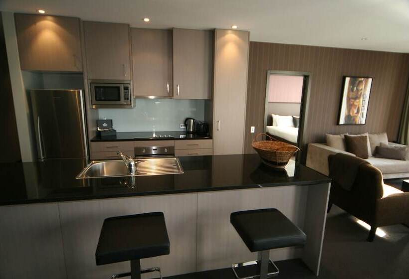 Apartamento 4 Dormitórios, Queenstown Village Apartments