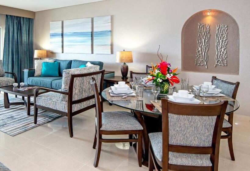 سوییت با چشم‌انداز دریا, The Villas At Simpson Bay Resort