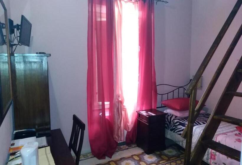 اتاق استاندارد یک نفره, La Corte Di Lucina