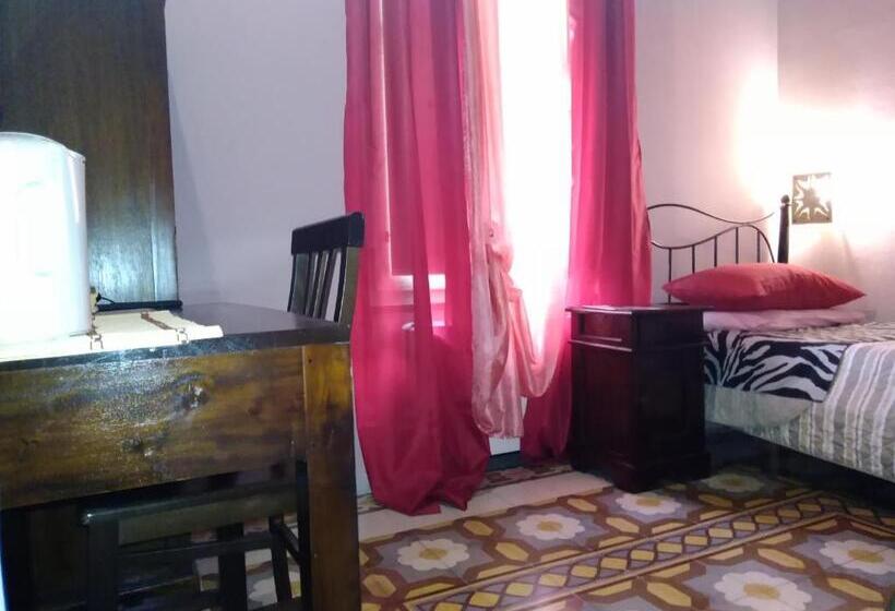 اتاق استاندارد سه نفره, La Corte Di Lucina