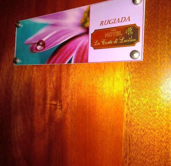 اتاق استاندارد سه نفره, La Corte Di Lucina