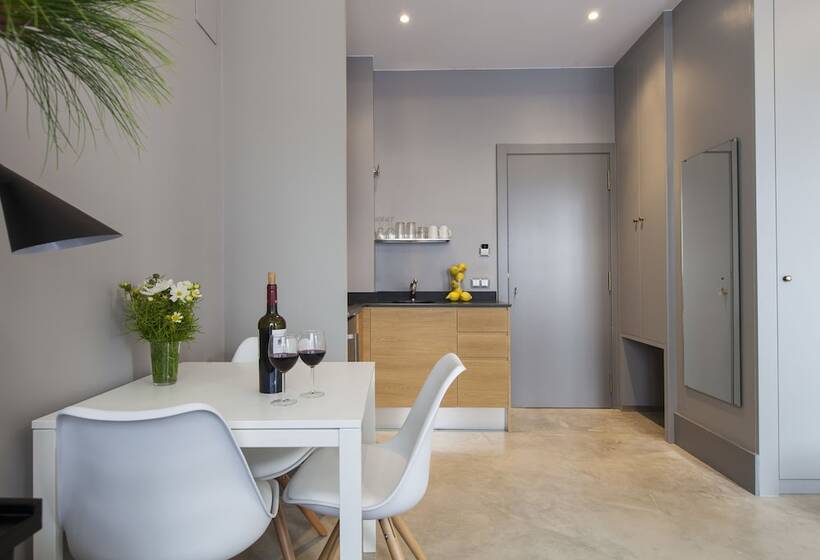 Студио Стандарт с Балконом, Kare No Apartments By Sitges Group