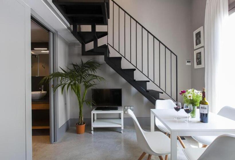 Студия Deluxe, Kare No Apartments By Sitges Group