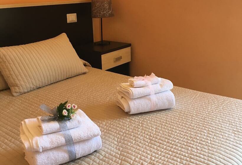 اتاق استاندارد سه نفره, B&b Il Girasole