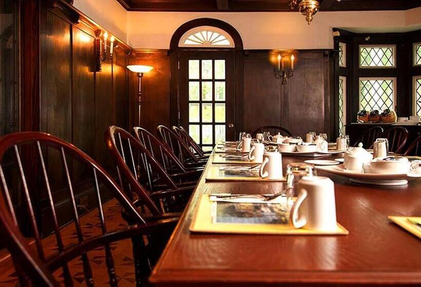 Номер Deluxe, Leaside Manor