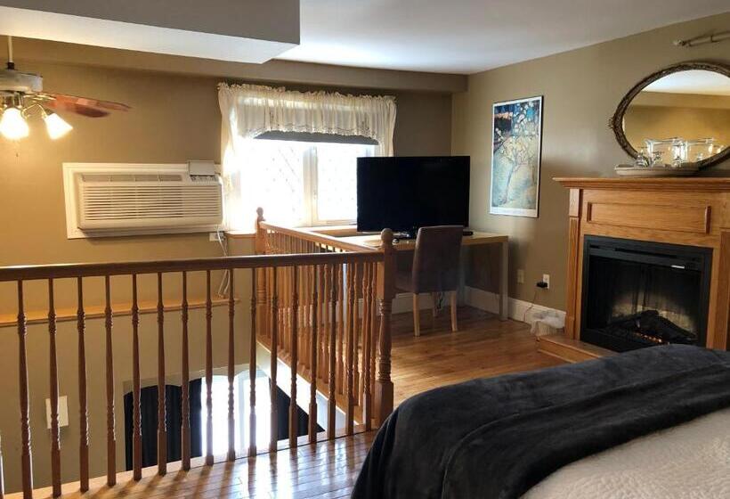 Студия Стандарт, Leaside Manor