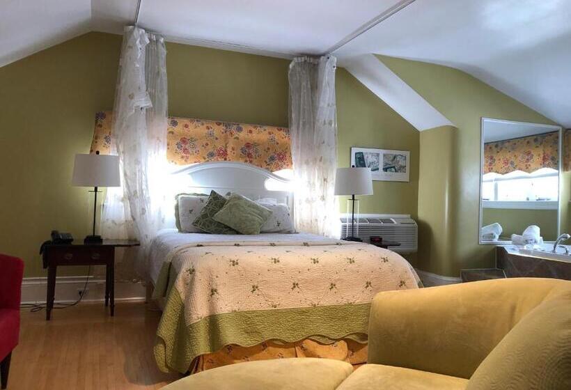 Номер Deluxe, Leaside Manor
