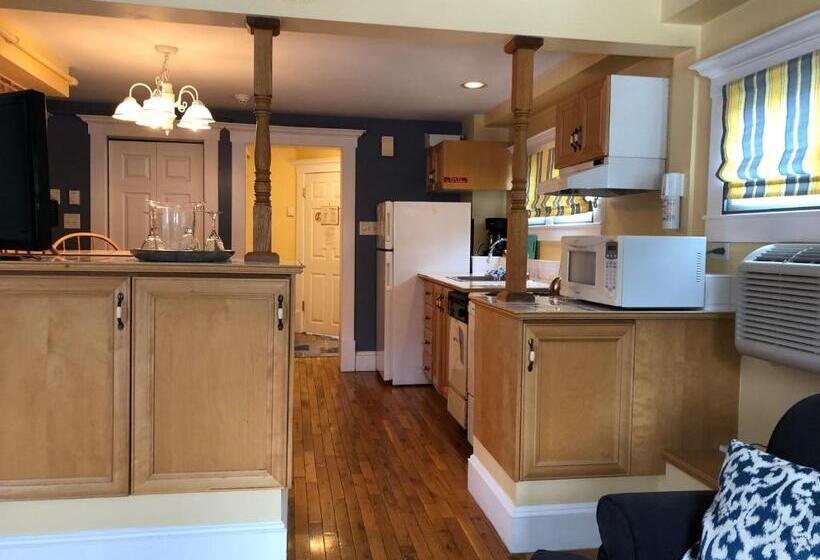 Студия Стандарт, Leaside Manor