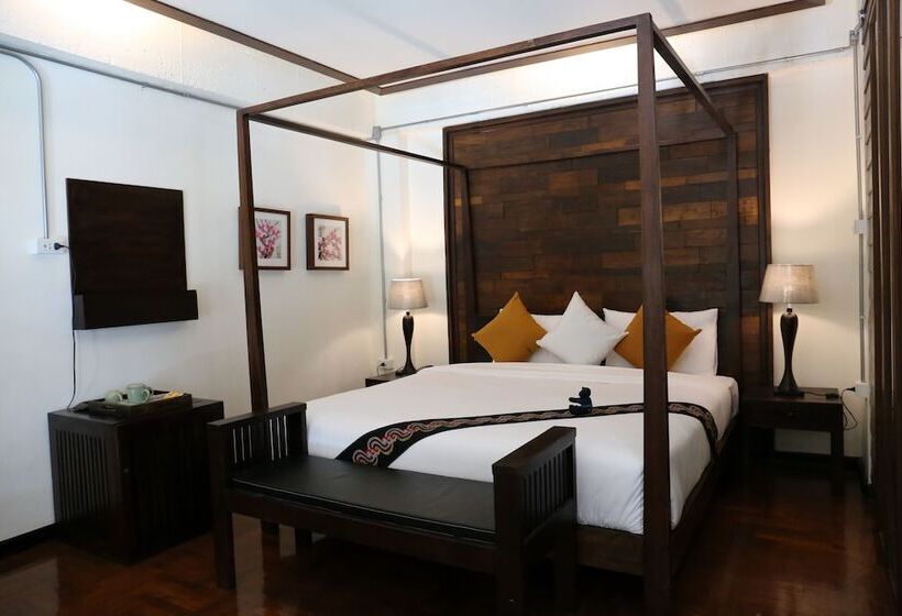 Номер Deluxe, Kampaeng Ngam