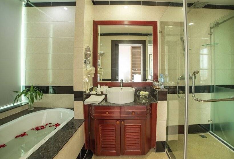 סוויטה אקזקיוטיב, Phnom Penh Katari