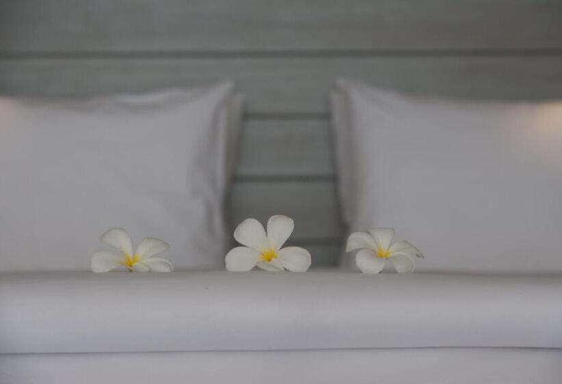 Номер Deluxe Вид на Бассейн, The Lombok Lodge Suites & Private Villas